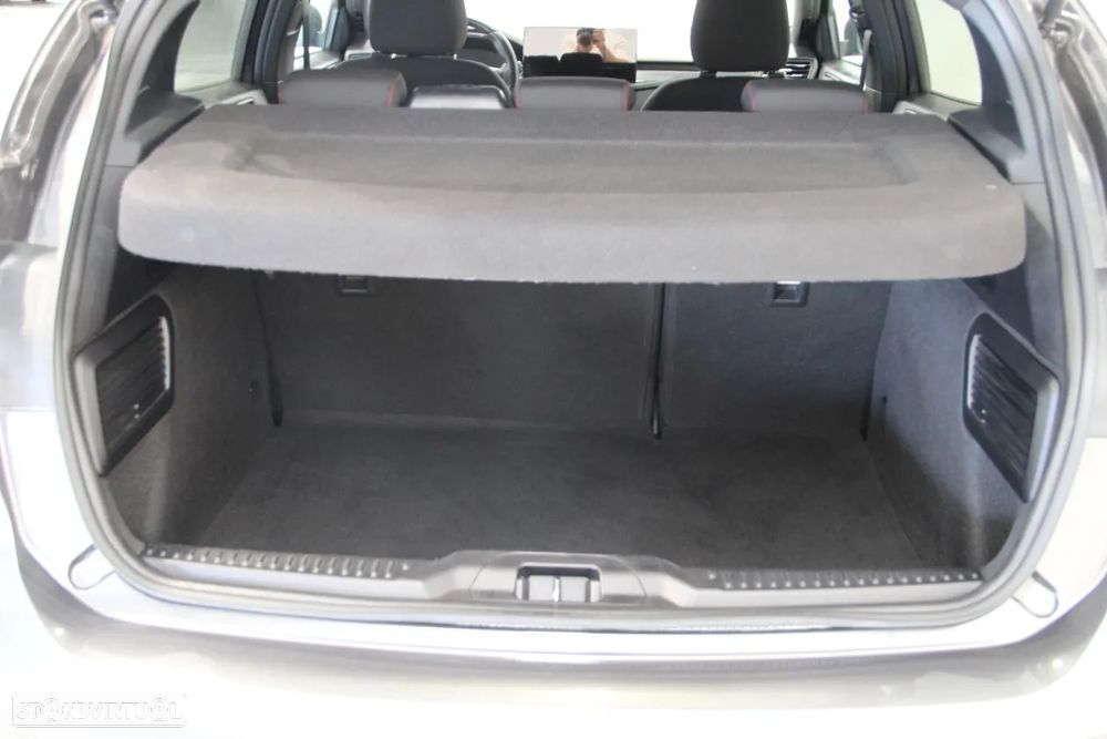 Ford Focus 1.0 EcoBoost MHEV ST-Line - 30