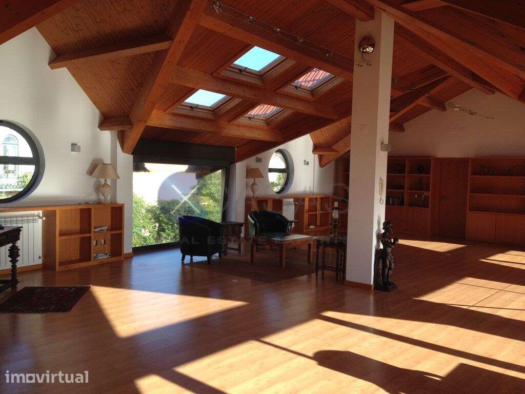 Apartamento T3 Duplex/Loft no coração do Monte Estoril - Grande imagem: 2/30