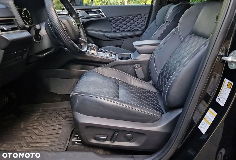 Mitsubishi Outlander 2.4 4WD Diamant TOP - 9