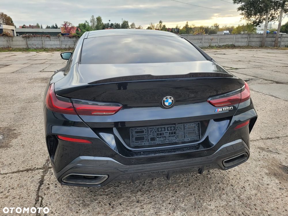 BMW Seria 8 M850i xDrive - 24
