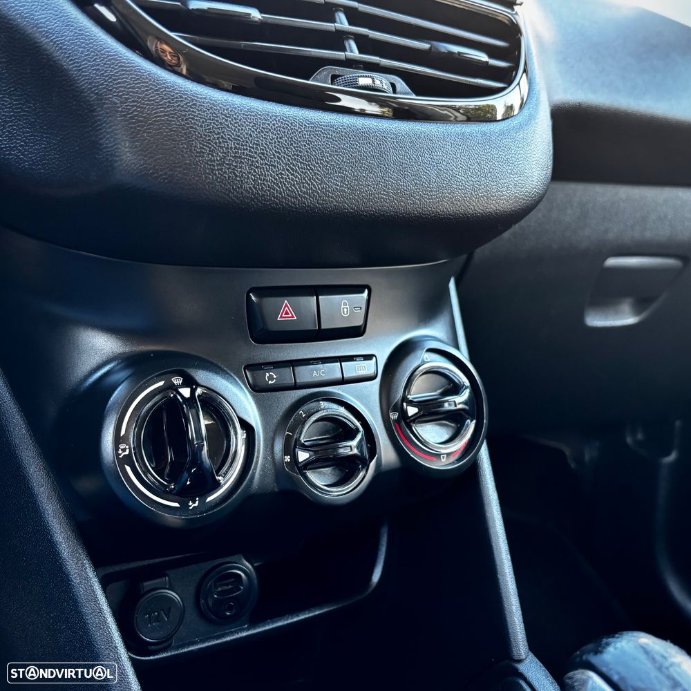 Peugeot 208 1.2 VTi SE Style - 11