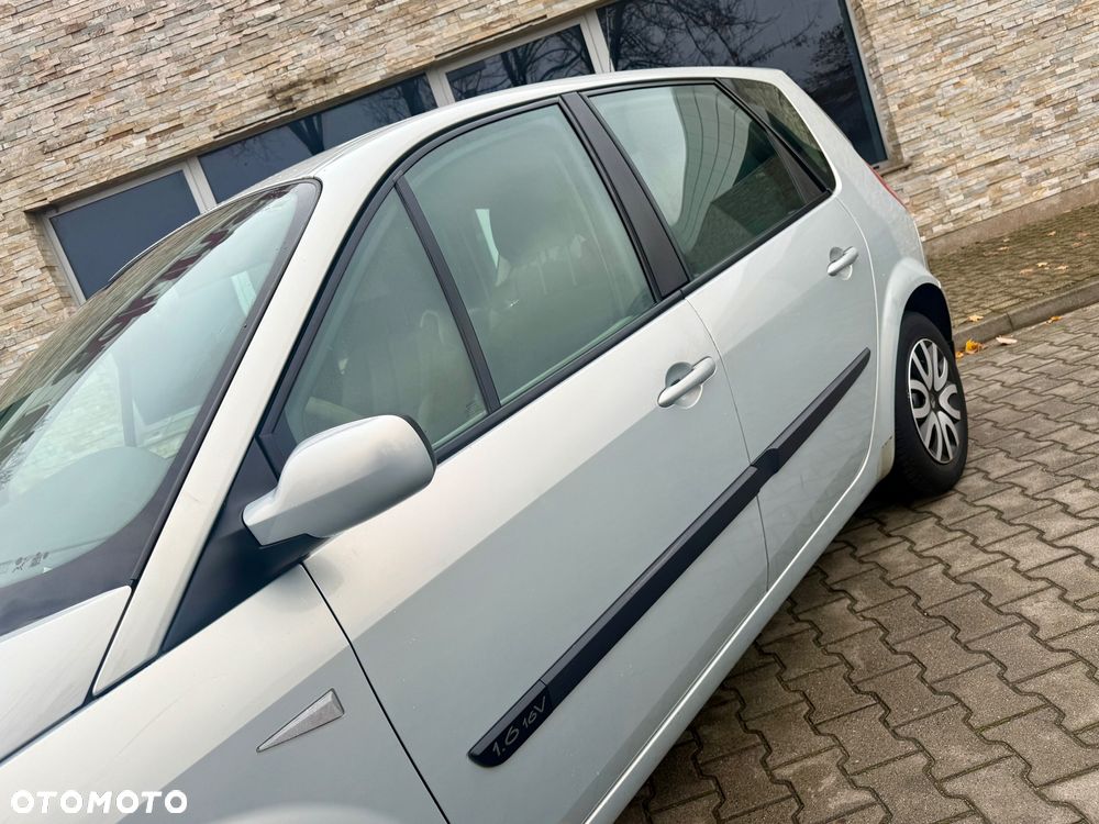 Renault Scenic 1.6 Exception - 19