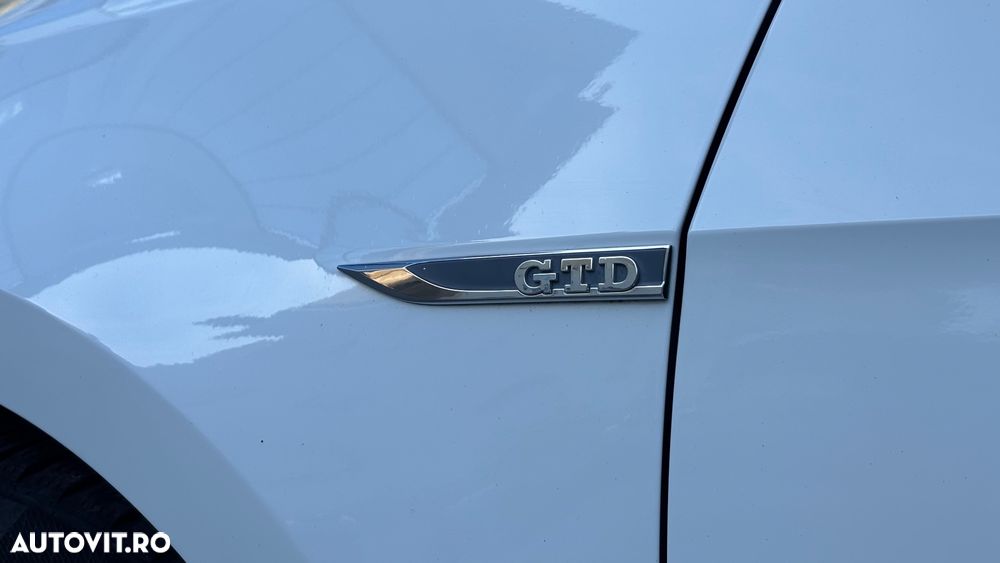 Volkswagen Golf - 11