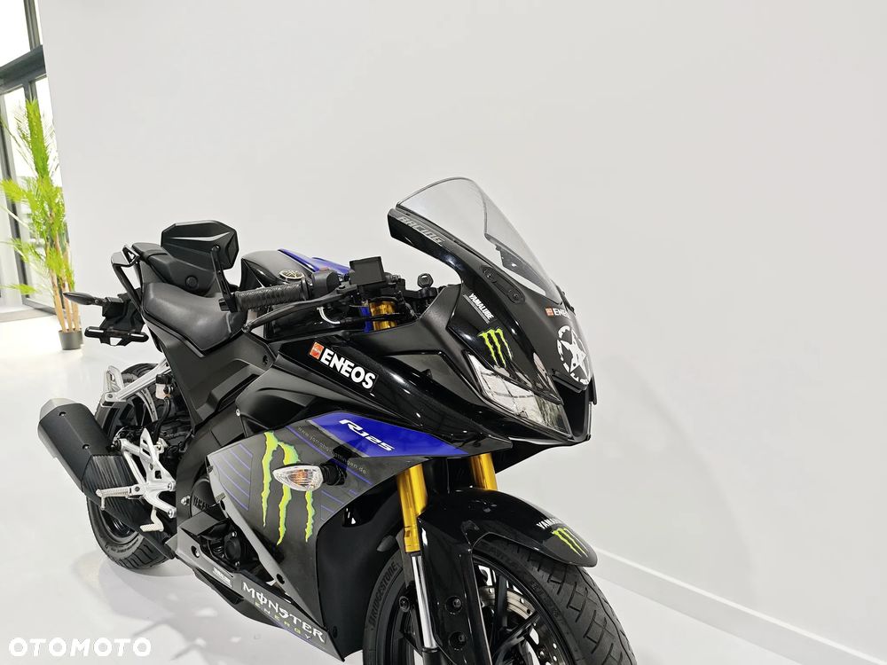 Yamaha YZF - 3