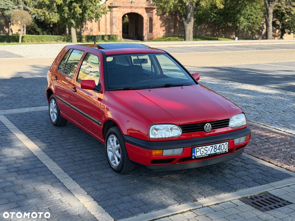 Volkswagen Golf - 34
