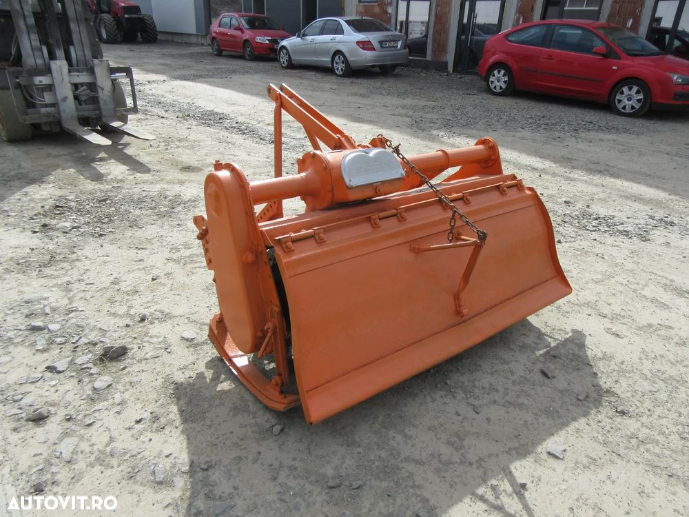 Howard Freza de pamant 1.40 - 6