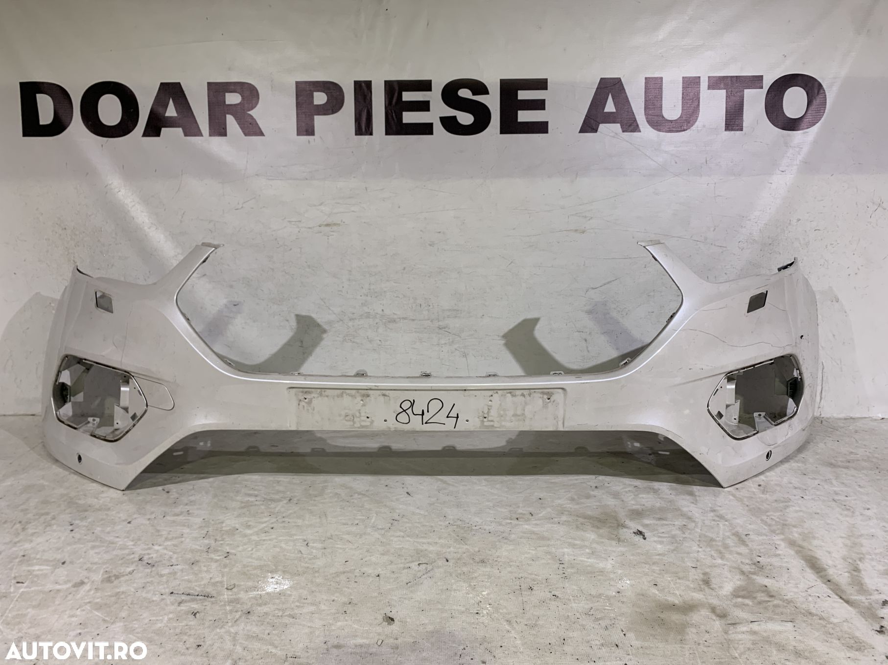Bara fata Ford Kuga, 2017, 2018, 2019, cod origine OE GV44-17757-V, cu gauri pentru spalatori faruri si senzori de parcare (4). In stare foarte buna. - 1