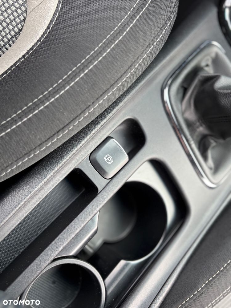 Kia Ceed 1.6 GDI Vision - 26