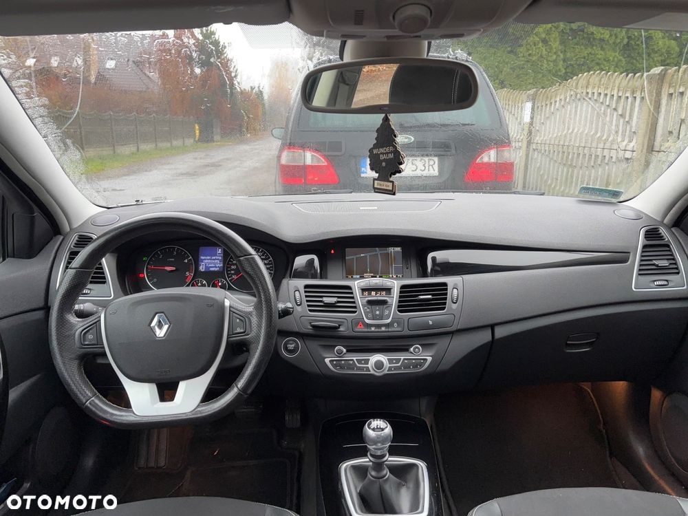 Renault Laguna dCi 150 FAP Start-Stop Bose Edition - 9