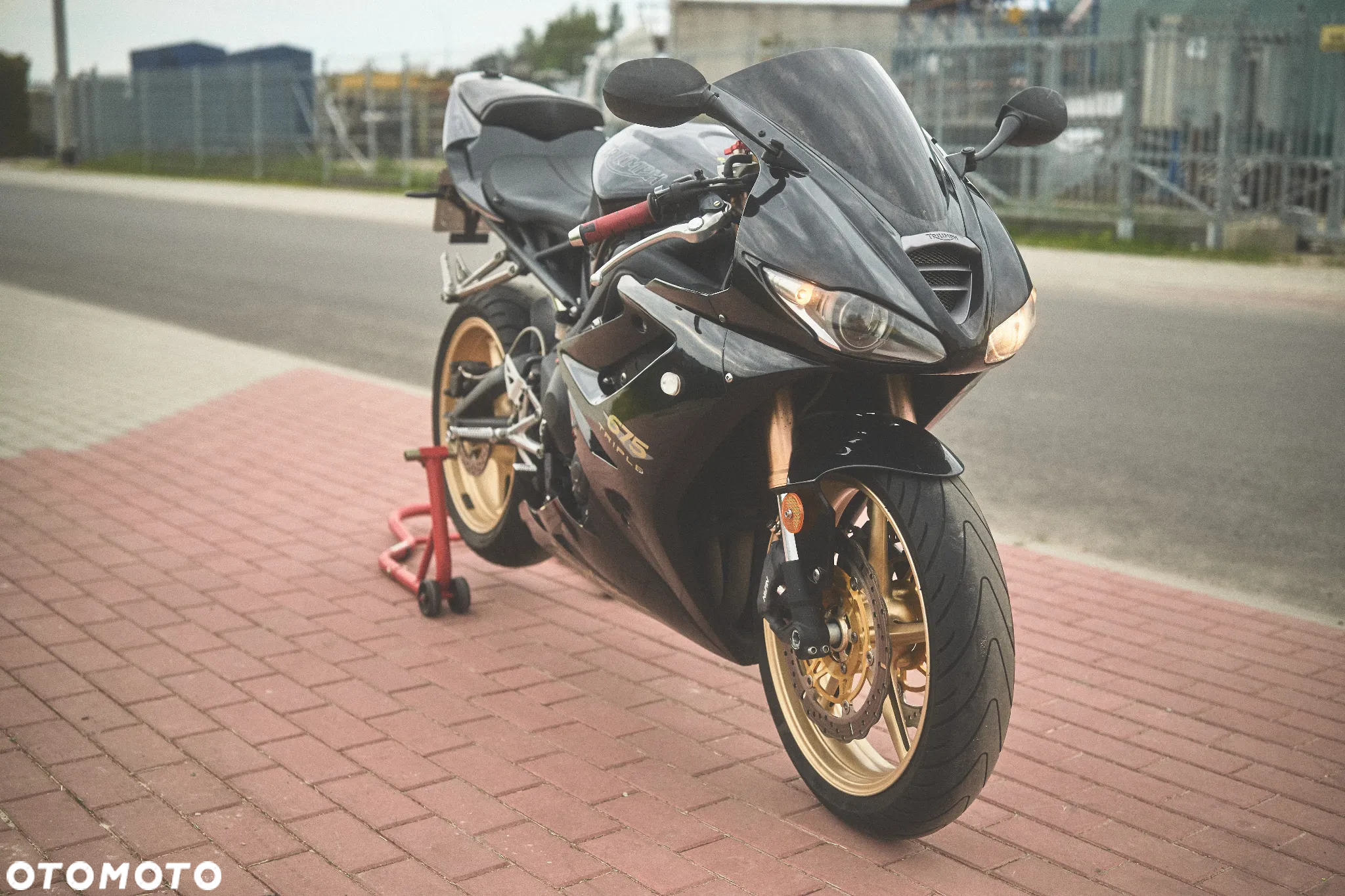 Triumph Daytona - 9