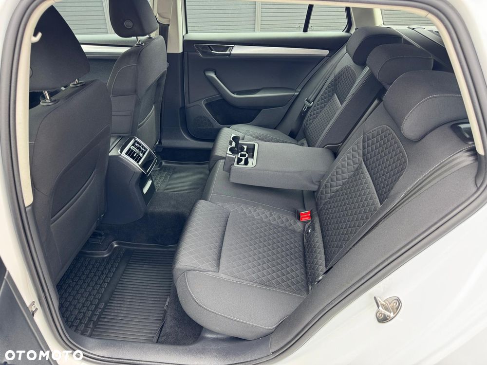 Skoda Superb 1.5 TSI Ambition DSG - 27