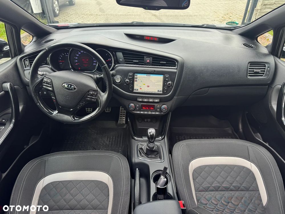Kia Ceed 1.6 CRDi GT Line - 24