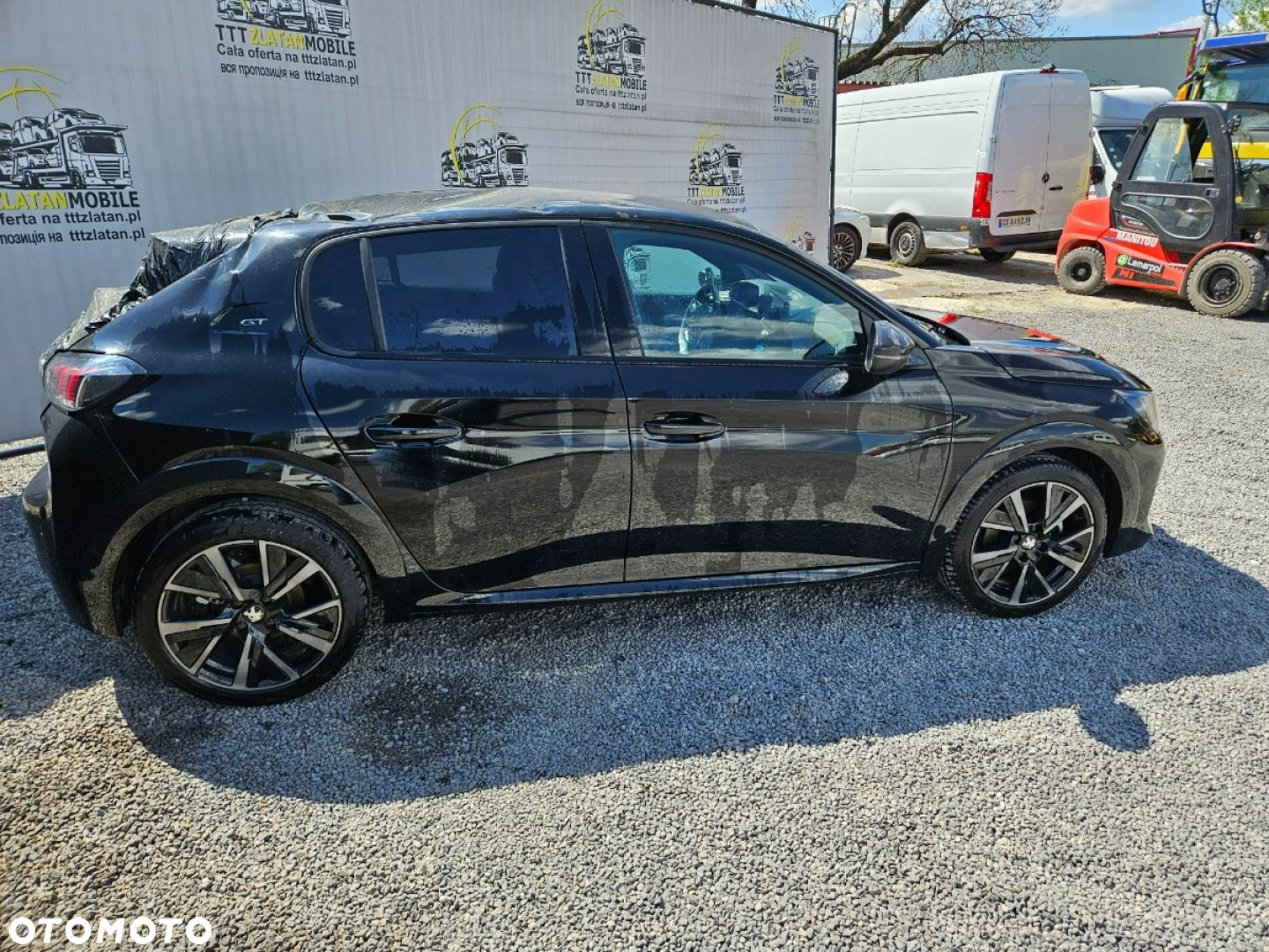 Peugeot 208 - 17