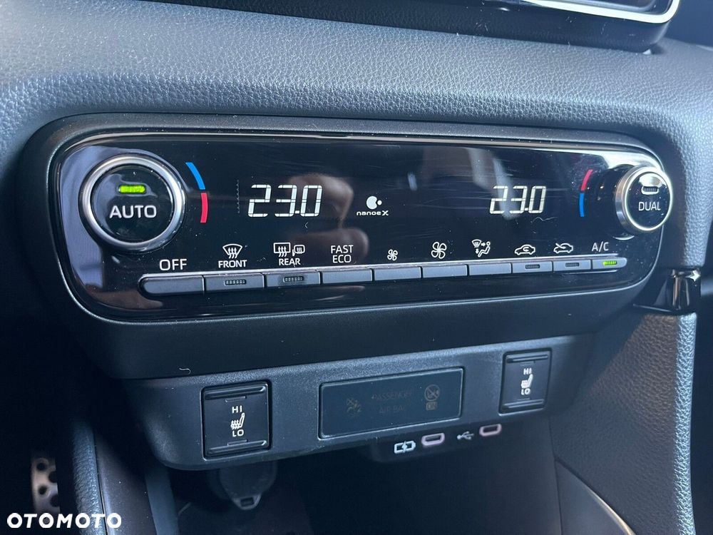 Toyota Yaris Hybrid 1.5 GR Sport - 19