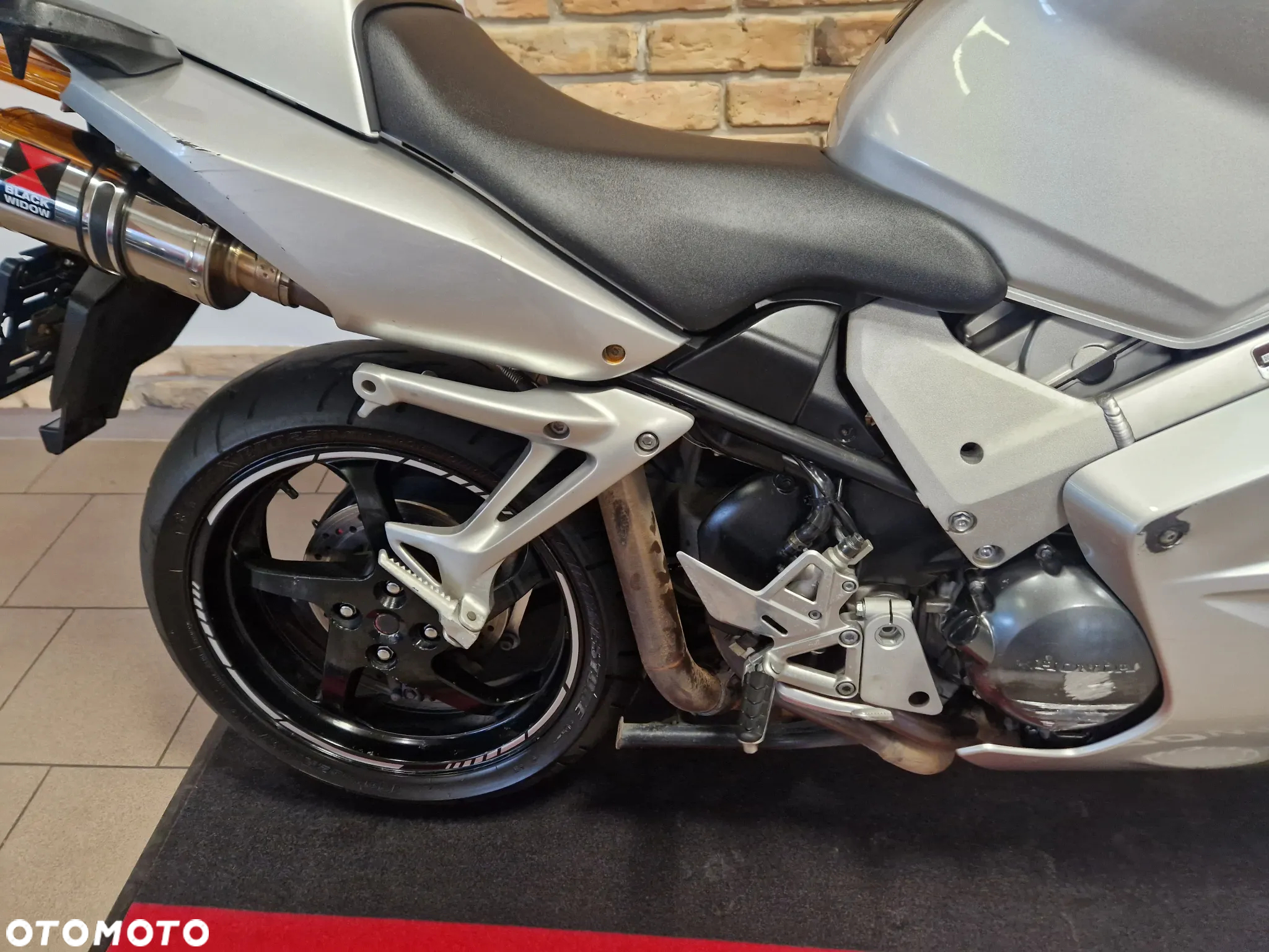 Honda VFR - 15