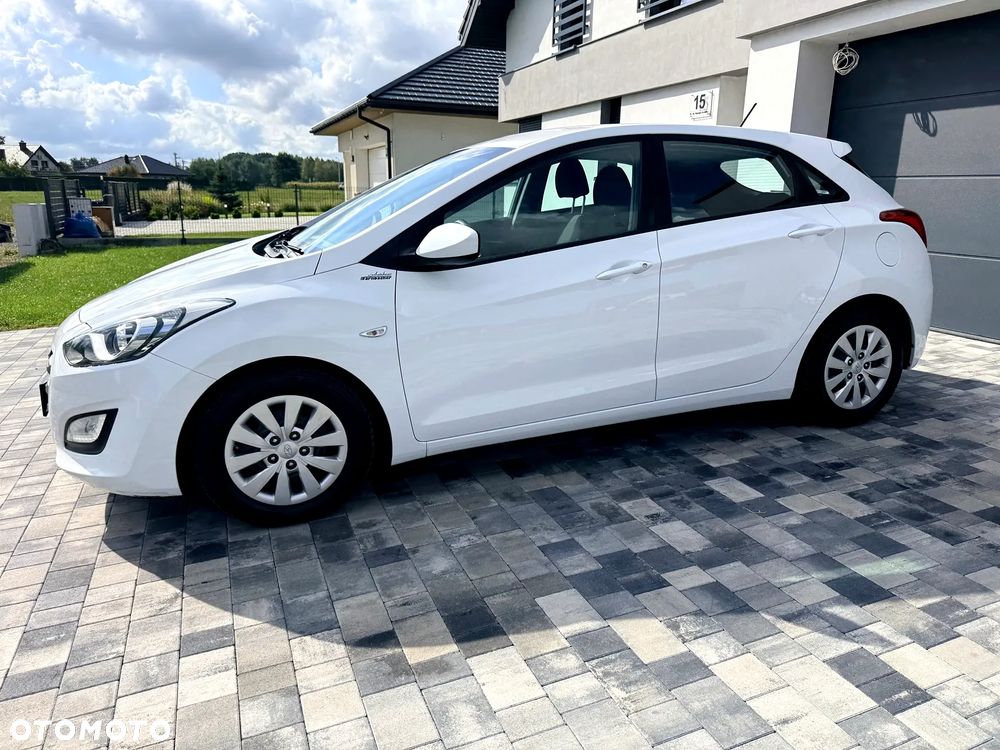 Hyundai i30 1.4 Family - 10