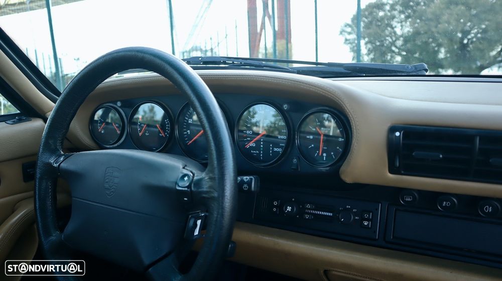 Porsche 911 (993) - 32