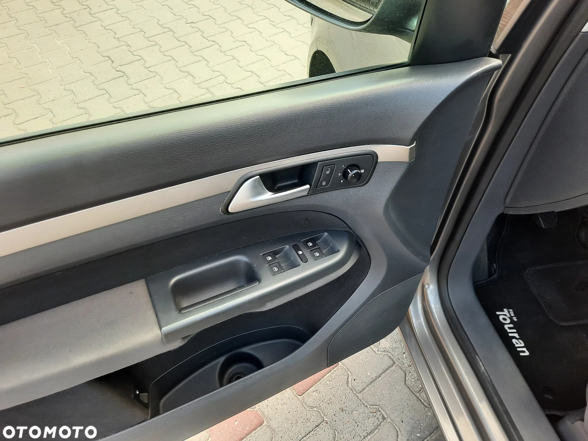 Volkswagen Touran 1.9 TDI Conceptline - 20