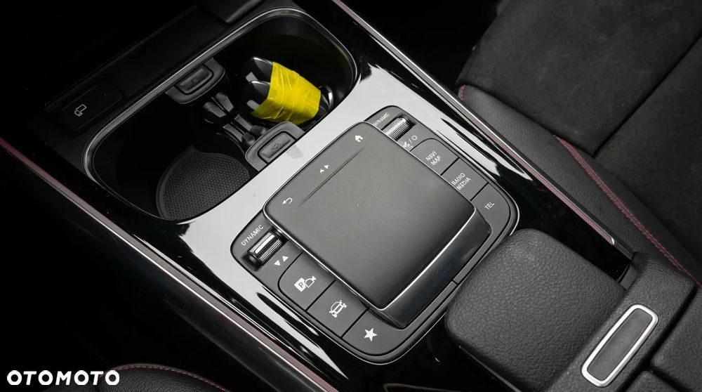 Mercedes-Benz GLA 250 4-Matic AMG Line - 15