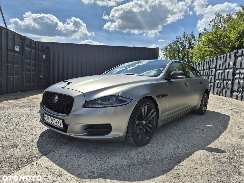 Jaguar XJ 3.0 T AWD LWB Portfolio - 11