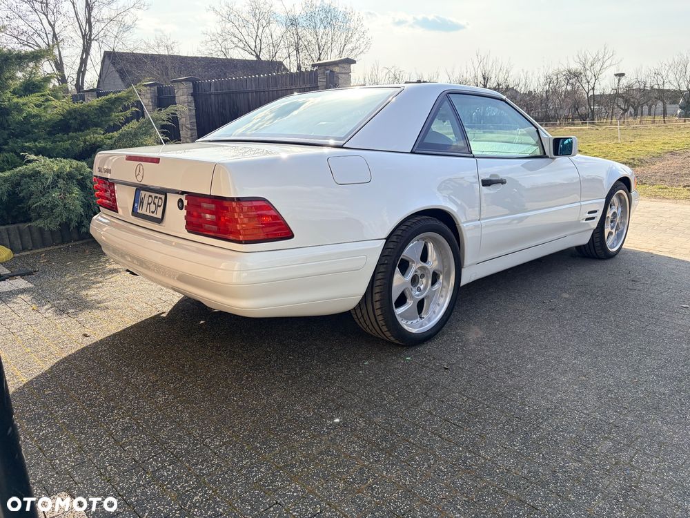 Mercedes-Benz SL - 24