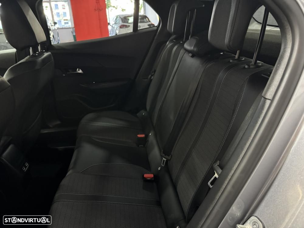 Peugeot 2008 PureTech 130 EAT8 Allure - 46