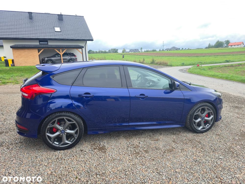 Ford Focus 2.0 EcoBoost ST mit Leder-Exclusiv-Paket - 33