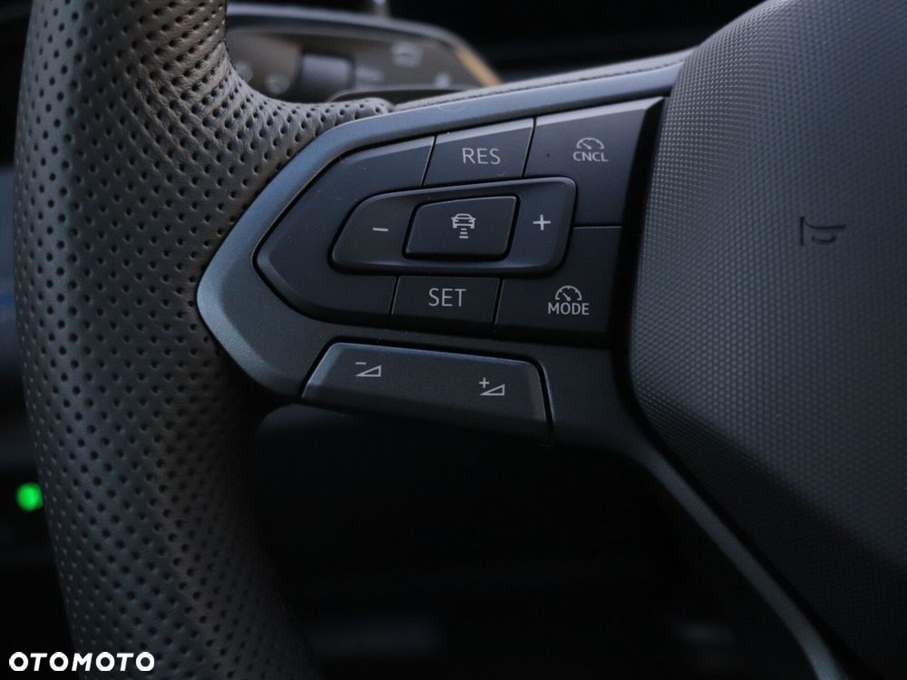 Volkswagen Tiguan - 22