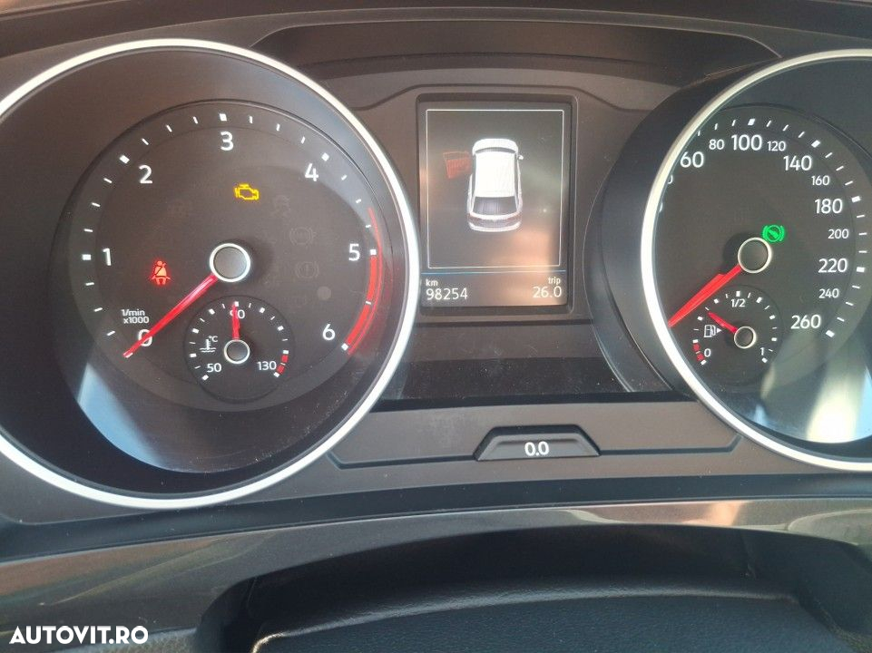 Volkswagen Tiguan - 11