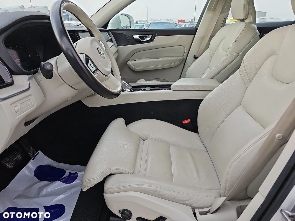 Volvo XC 60 T8 Plug-In Hybrid AWD Inscription - 27