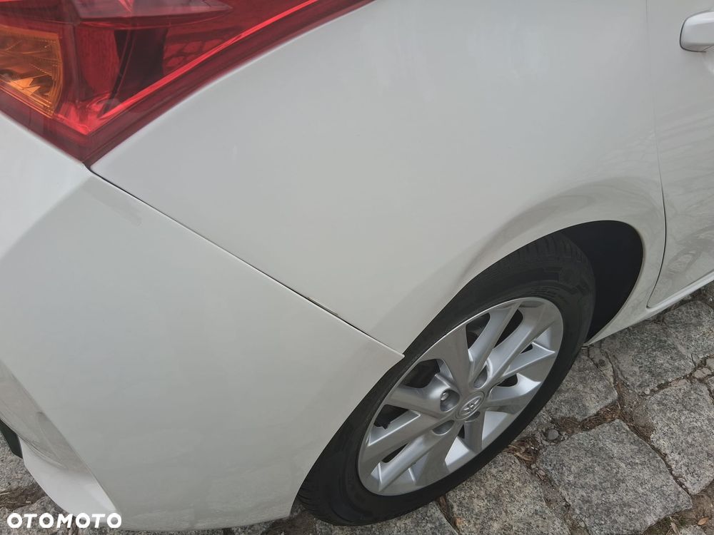 Toyota Auris 2.0 D-4D Comfort - 13