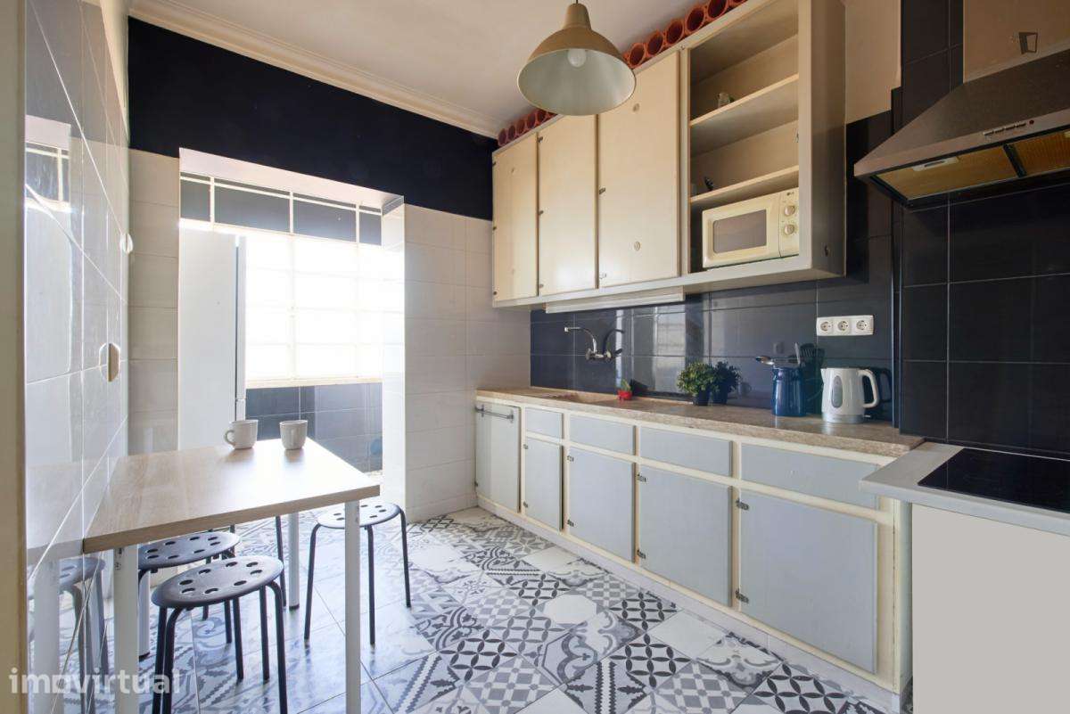 Quarto - localizado em Intendente Lisbon - Grande imagem: 2/28
