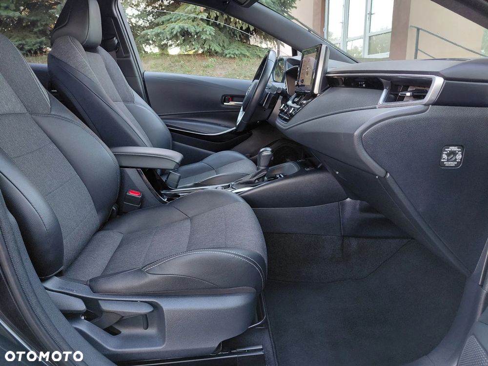 Toyota Corolla 2.0 Hybrid Executive - 9