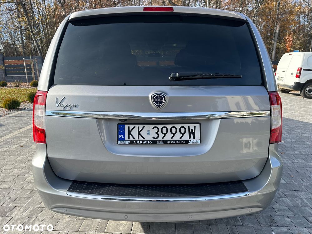 Lancia Voyager 2.8 Multijet 16v Platinum - 4