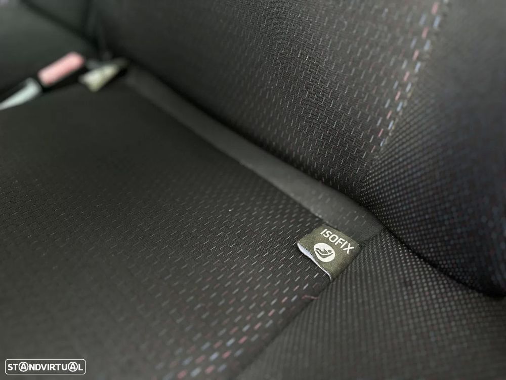 Renault Clio 1.2 16V Confort Authentique - 14