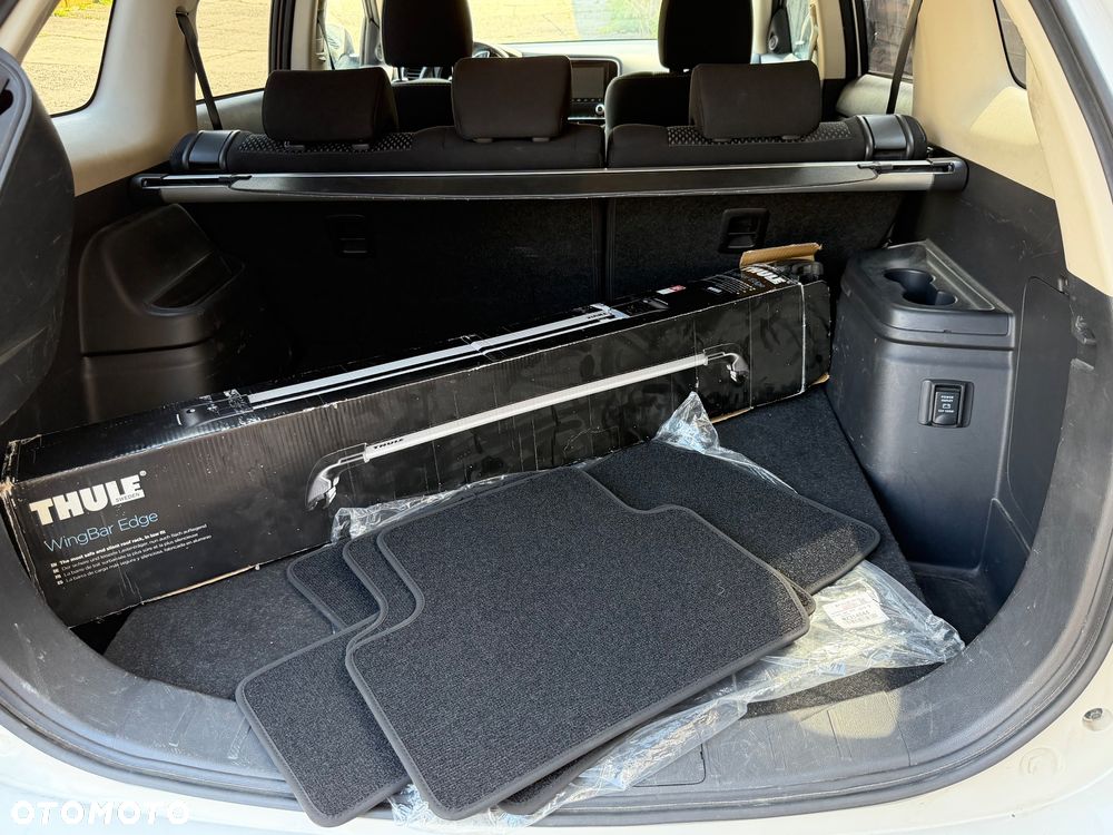 Mitsubishi Outlander 2.0 Instyle + 4WD CVT - 24