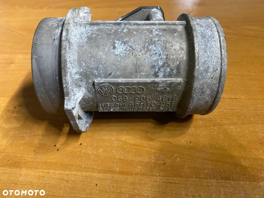 PRZEPŁYWOMIERZ 059906461G AFH70-25F PASSAT B5 A6 C5