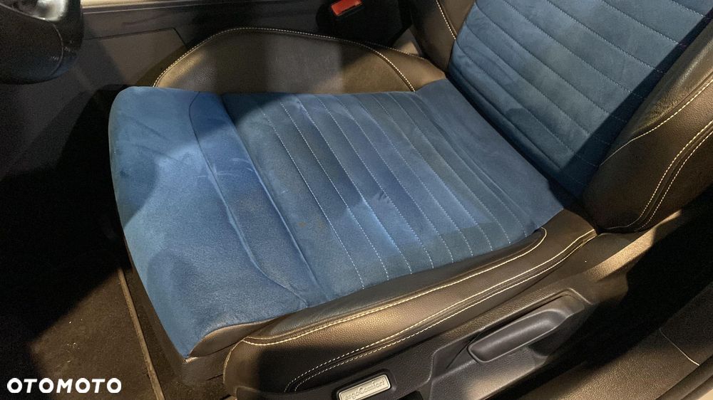 Volkswagen Passat - 18