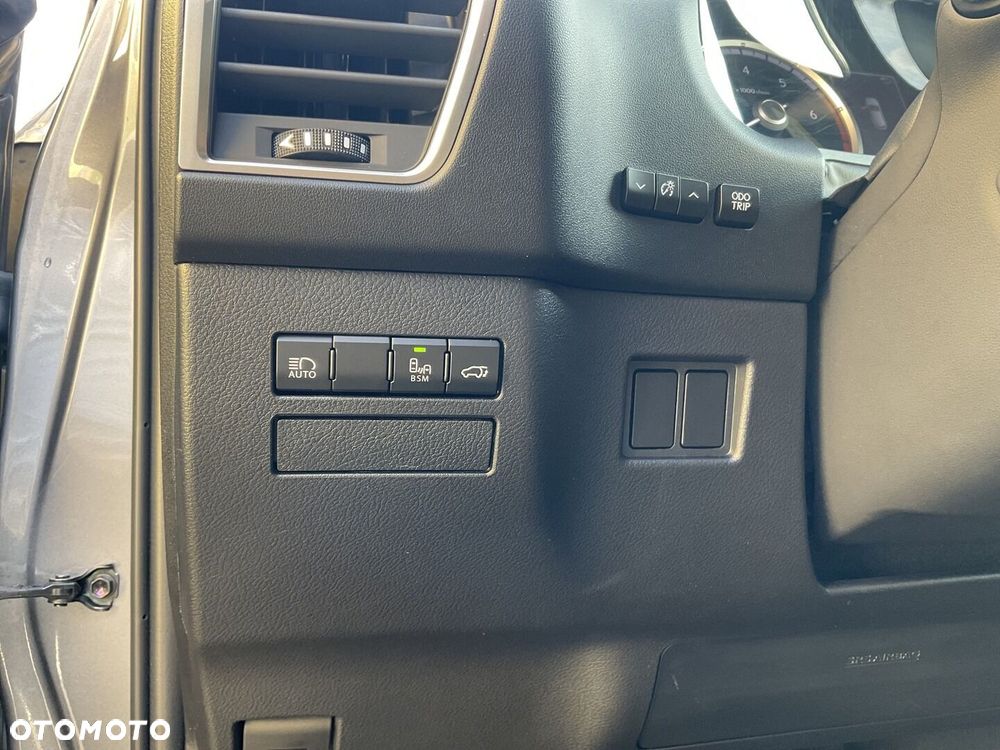 Lexus NX 300h F Sport Edition AWD - 23