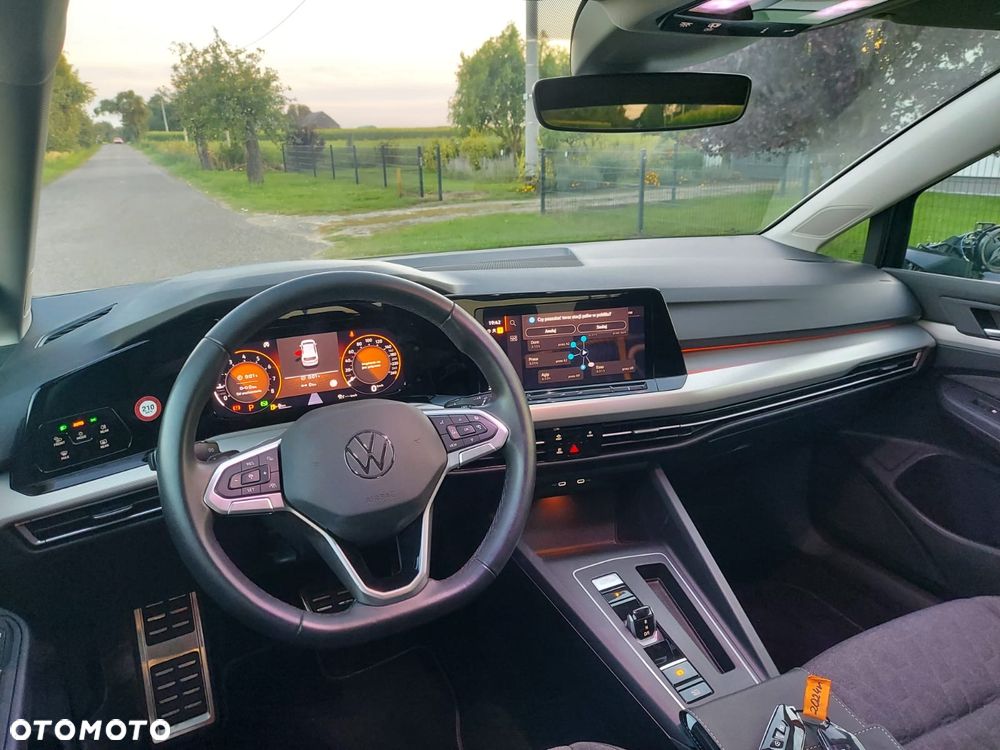 Volkswagen Golf 1.0 eTSI OPF DSG Move - 9