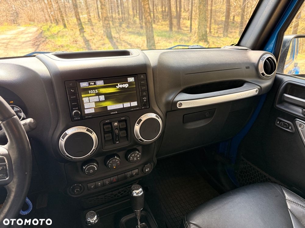 Jeep Wrangler 3.6 Unlim Sahara - 29