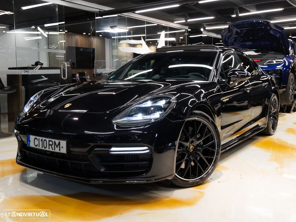 Porsche Panamera 4 E-Hybrid 10 Years Edition - 2