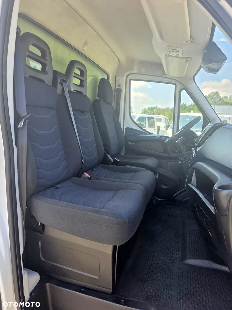 Iveco IVECO 35S18 3.0 HPI 180 KONNA KONTENER 4.2 M KLIMA HIMATIC 8 BIEGÓW WEBASTO DO 3.5 T - 18
