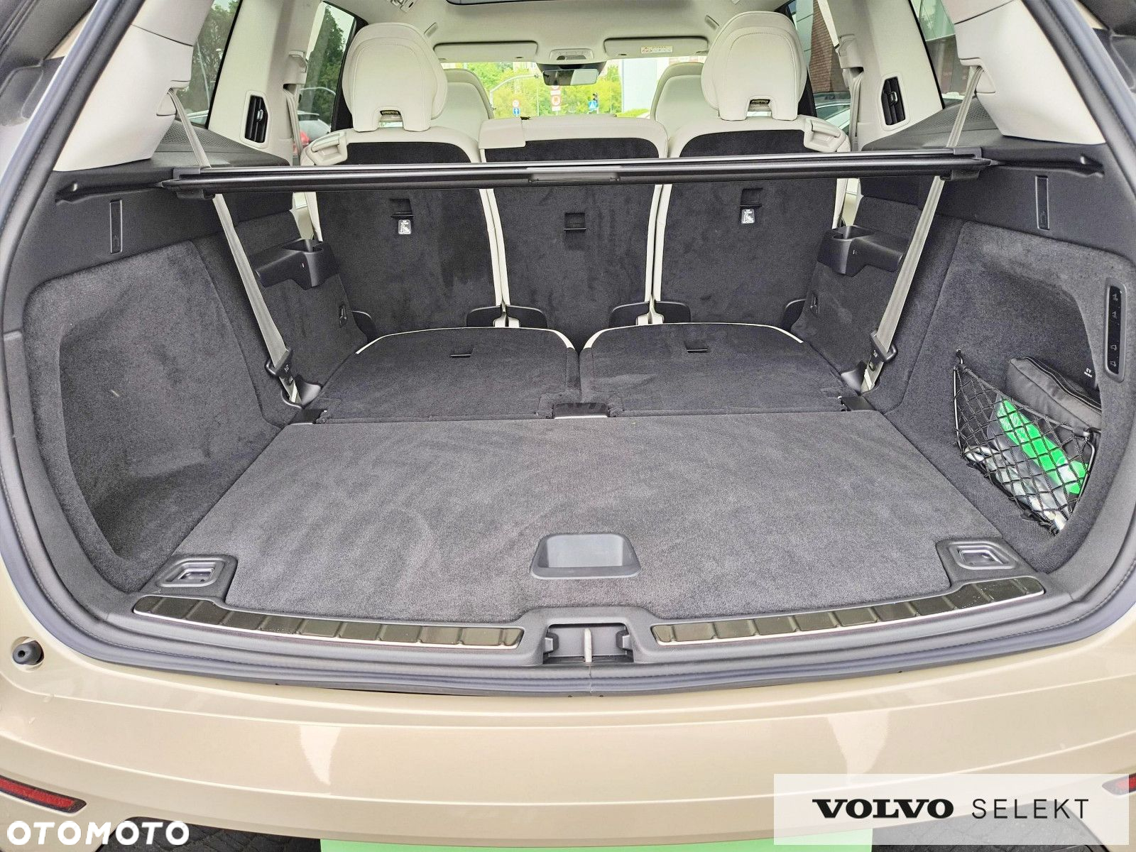 Volvo EX90 - 10