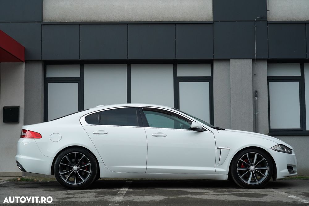 Jaguar XF 2.2D Luxury - 25