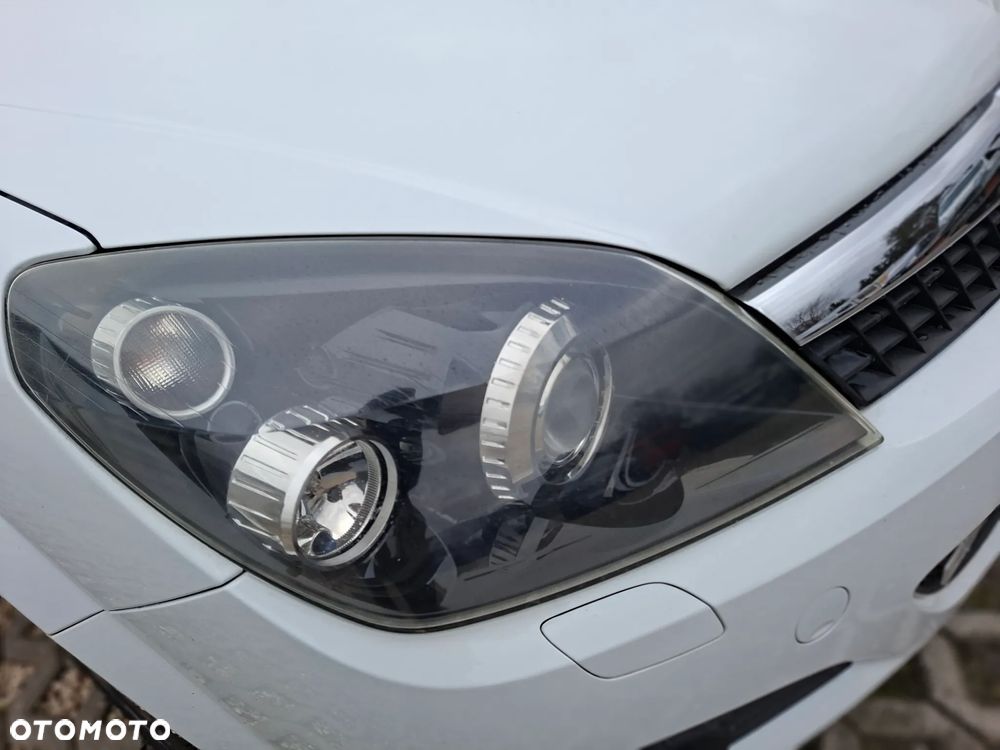 Opel Astra 1.8 Black&White - 15