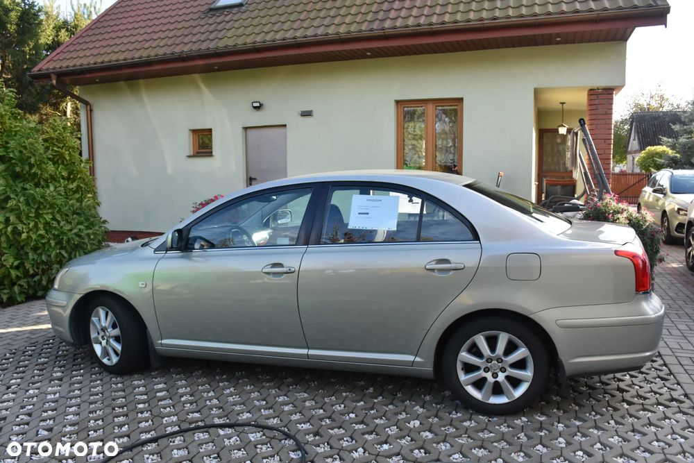 Toyota Avensis 2004 photo 4