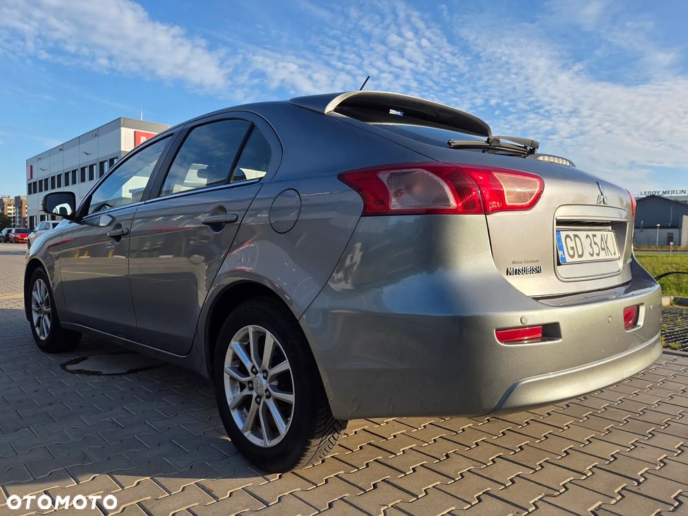 Mitsubishi Lancer 1.6 Invite - 4