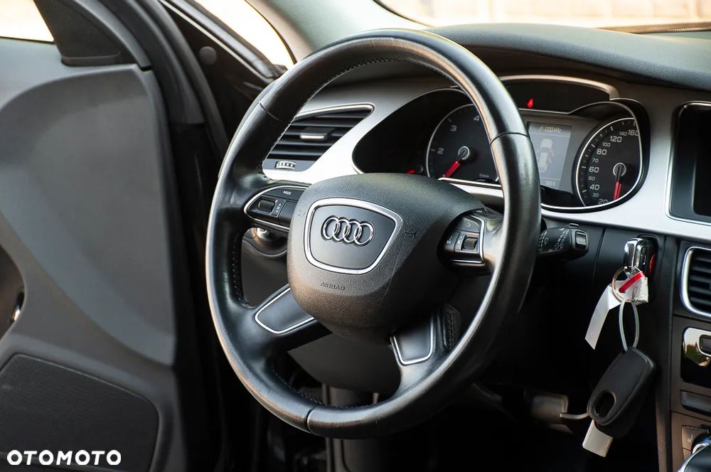 Audi A4 Avant 2.0 TDI DPF clean diesel multitronic Ambiente - 24