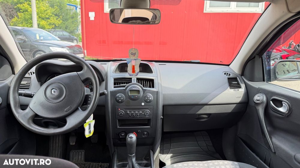 Renault Megane 1.6 16V Expression - 8